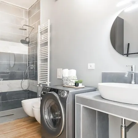 Easylife - - Napo Torriani 1 E - Mediolan
